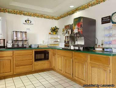 Super 8 By Wyndham Hotel